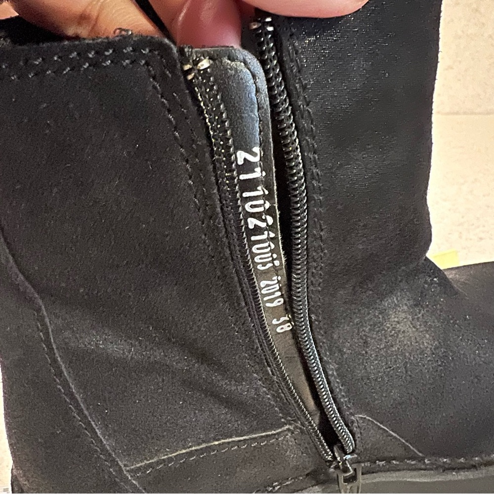 FLY London NWOB Black Glitter Wedge Ankle Booties Sz 38 - Picture 4 of 12